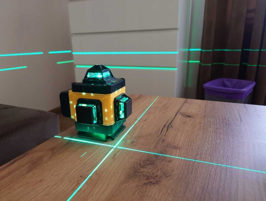 Poziomnica Laserowa Krzyżowa 4D 16 linii 360° ZESTAW z Statywem [NOWA]