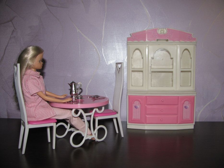 Salon Mebelki na baterie i akcesoria dla Barbie
