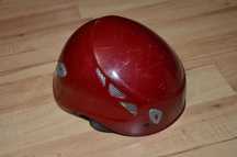 Kask wspinaczkowy CAMP uszkodzona plastikowa obejma