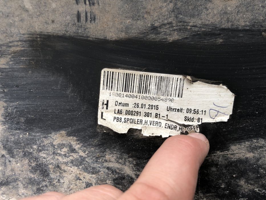 Губа заднього бампера Passat B8