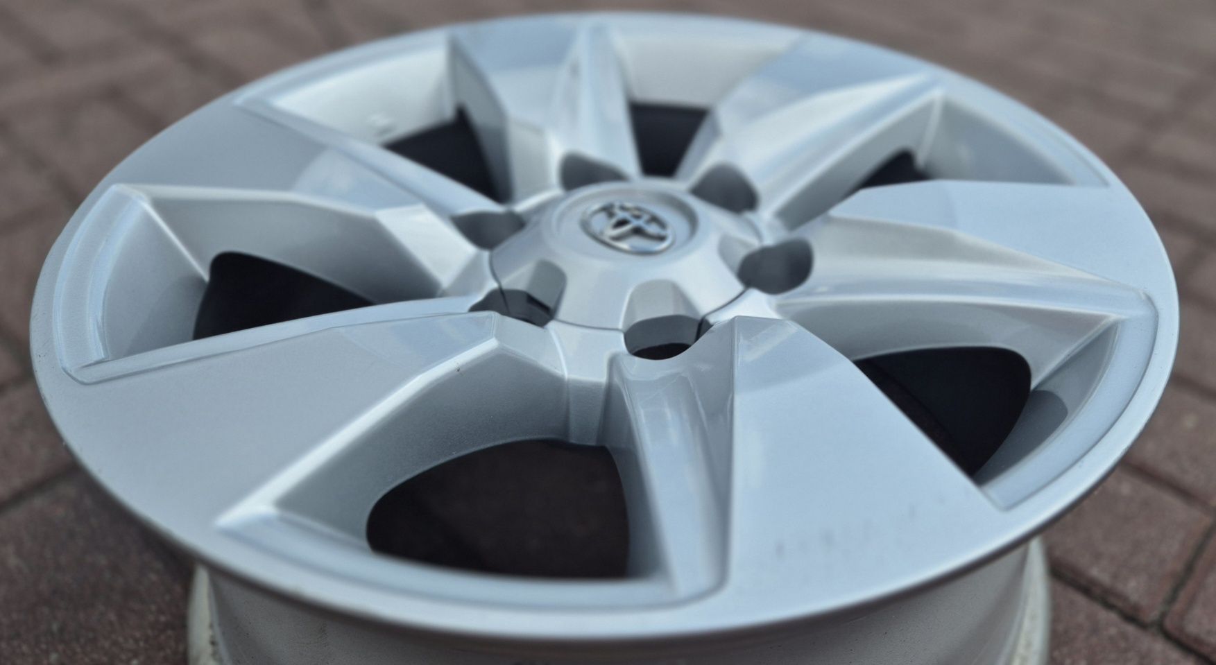 Oryginalne Felgi Aluminiowe TOYOTA 17" 6x139,7 ET25