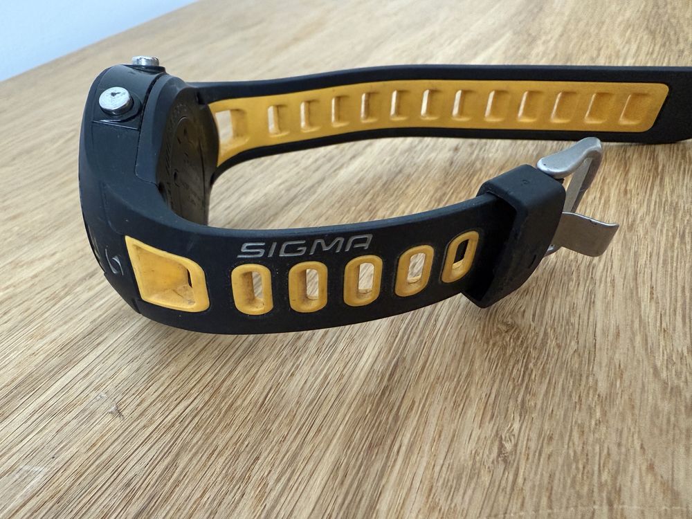 Sigma CR2032 zegarek pulsometr zolty czarny sportowy