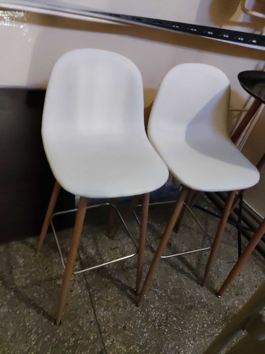 Krzesła hokery i stoliki