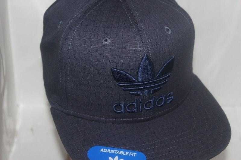 Снепбек бейсболка кепка мужская Adidas originals trefoil plus