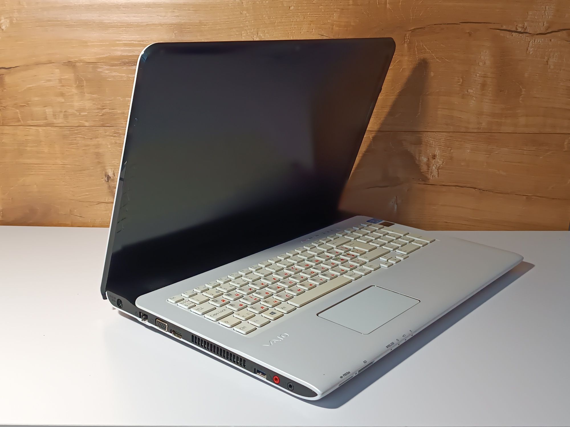 Ноутбук Sony Vaio 17.5" FHD/Core i3/8 ОЗП/500 HDD