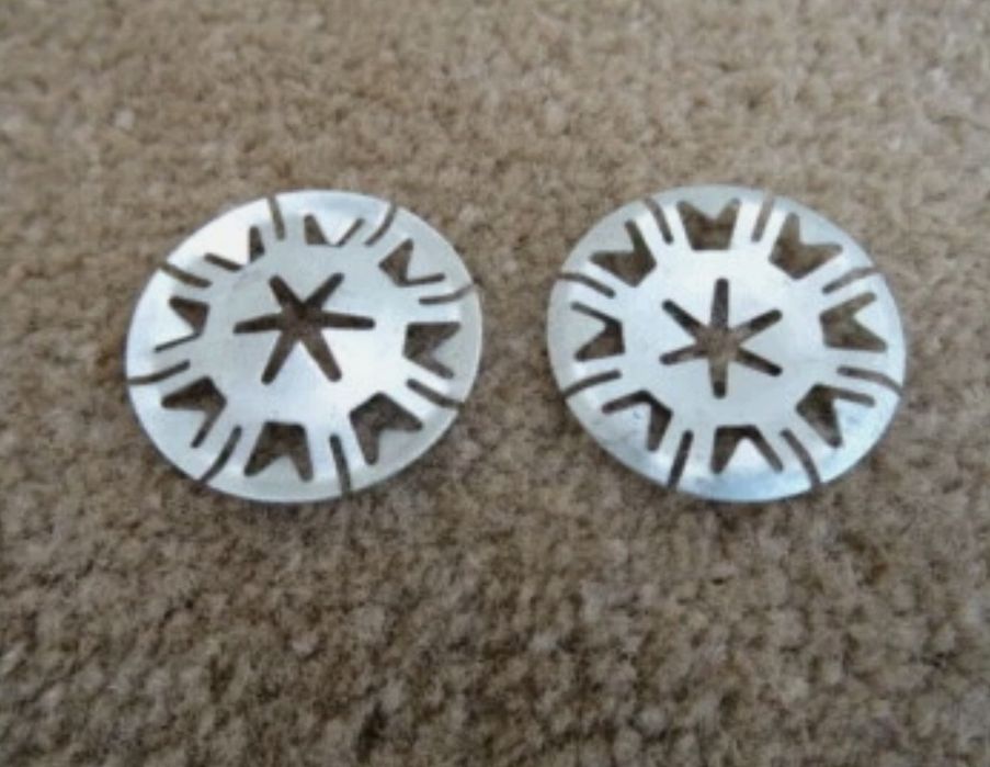 Шайба-клипса крепежная