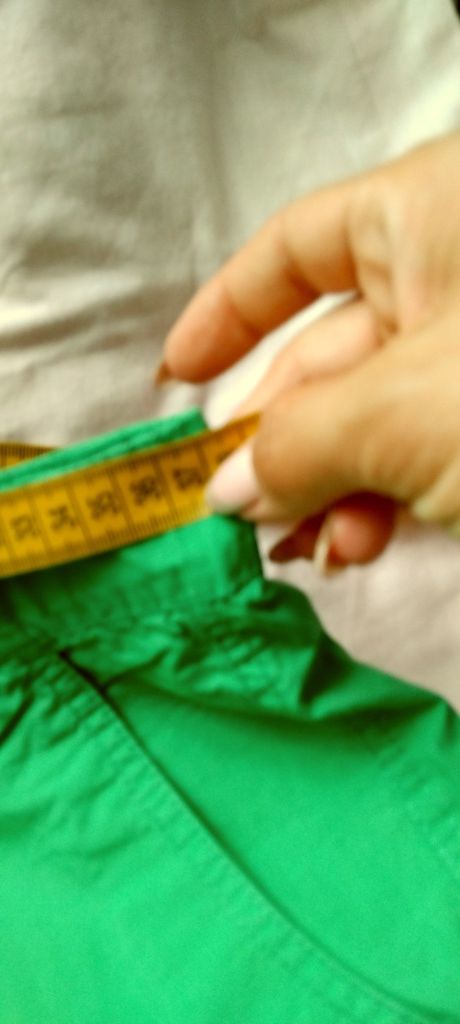 Spodenki dłuższe Benetton rozm. 164