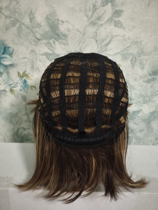 Продаю парики каре