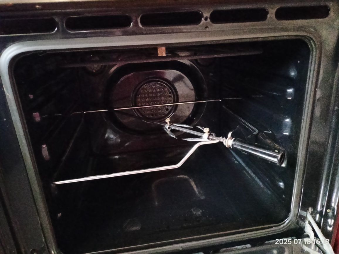 piekarnik do zabudowy marki ARDO, model prawdopodobnie HC00EF4 INOX