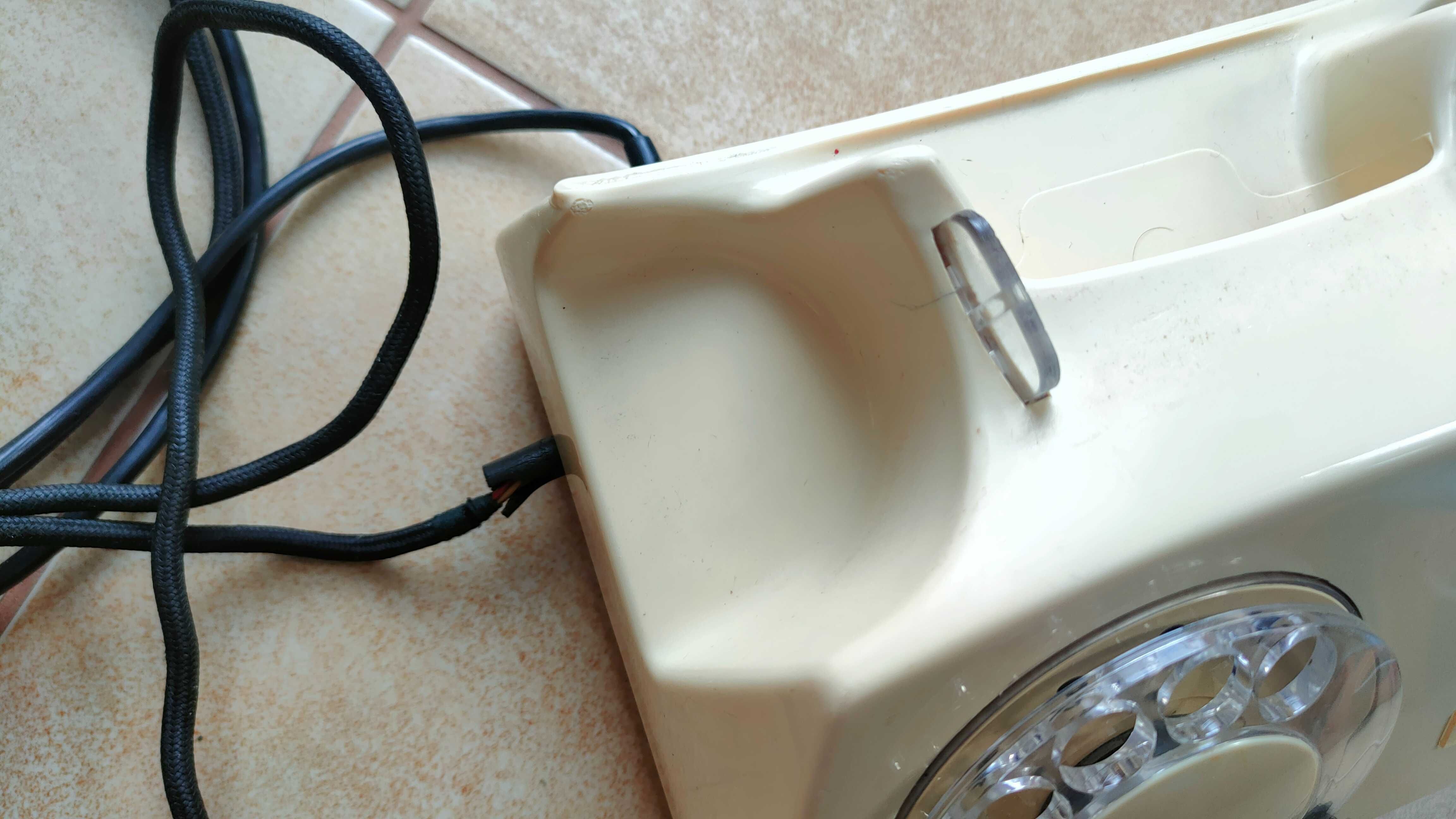 Stary telefon tarczowy RWT PRL