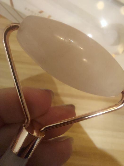 CRYSTALLOVE Masażer do twarzy z kwarcu różowego