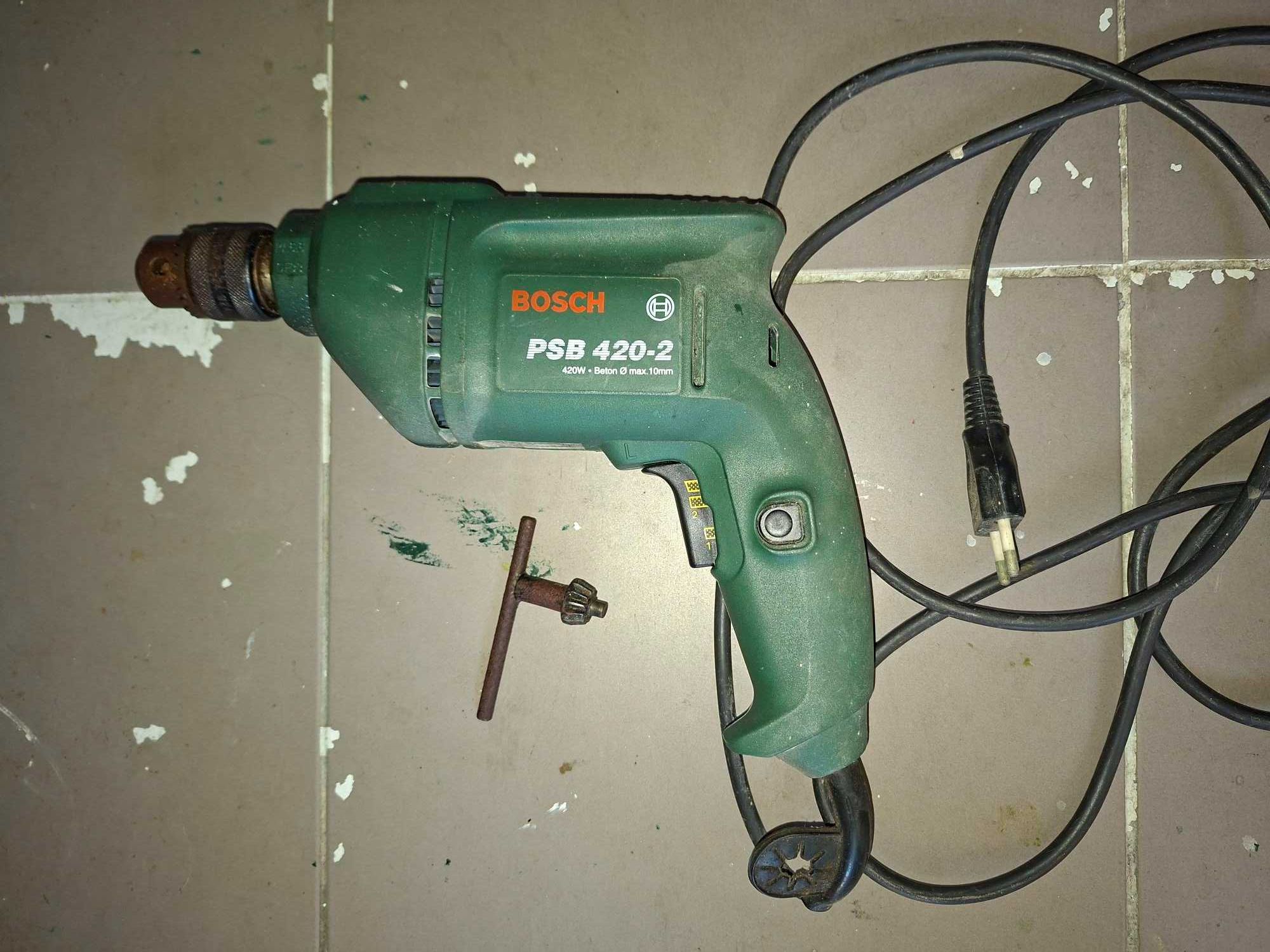 Berbequim Black&Decker PSB 420-2, usado a funcionar