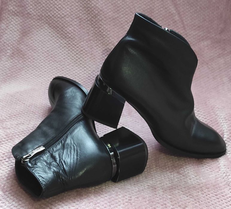 Черевики Attico з натуральної м'якої шкіри на стійкому каблуку