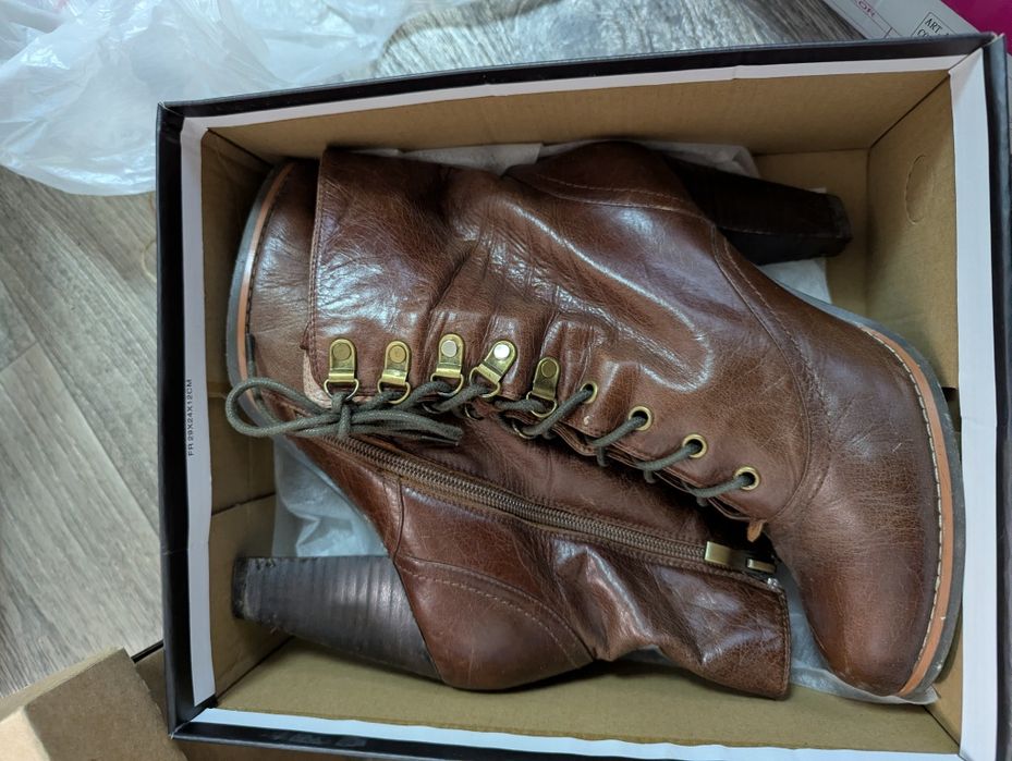 Багато взуття недорого