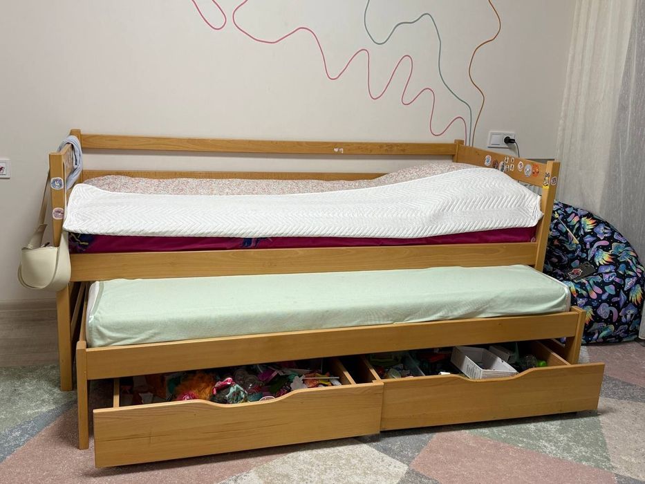 Ліжко з двома спальними місцями