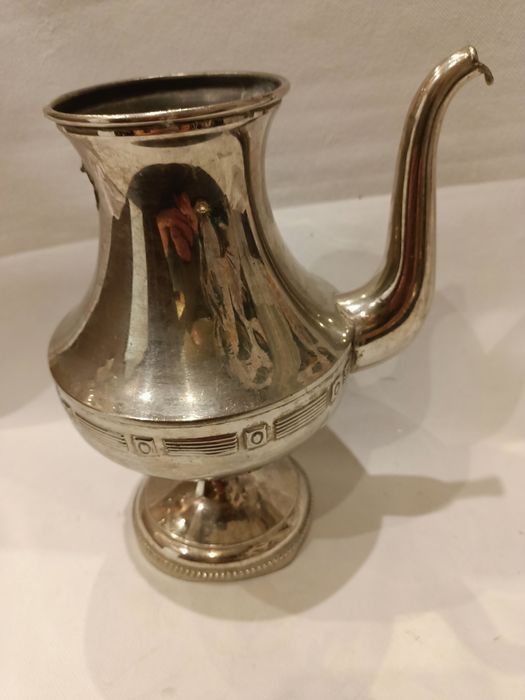 Sprzedam posrebrzane naczynia .