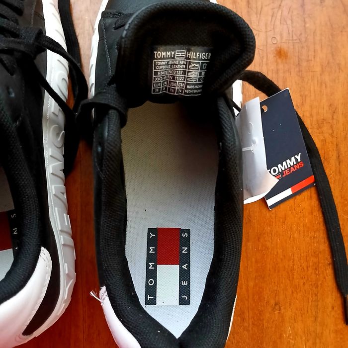 Нове жіноче взуття