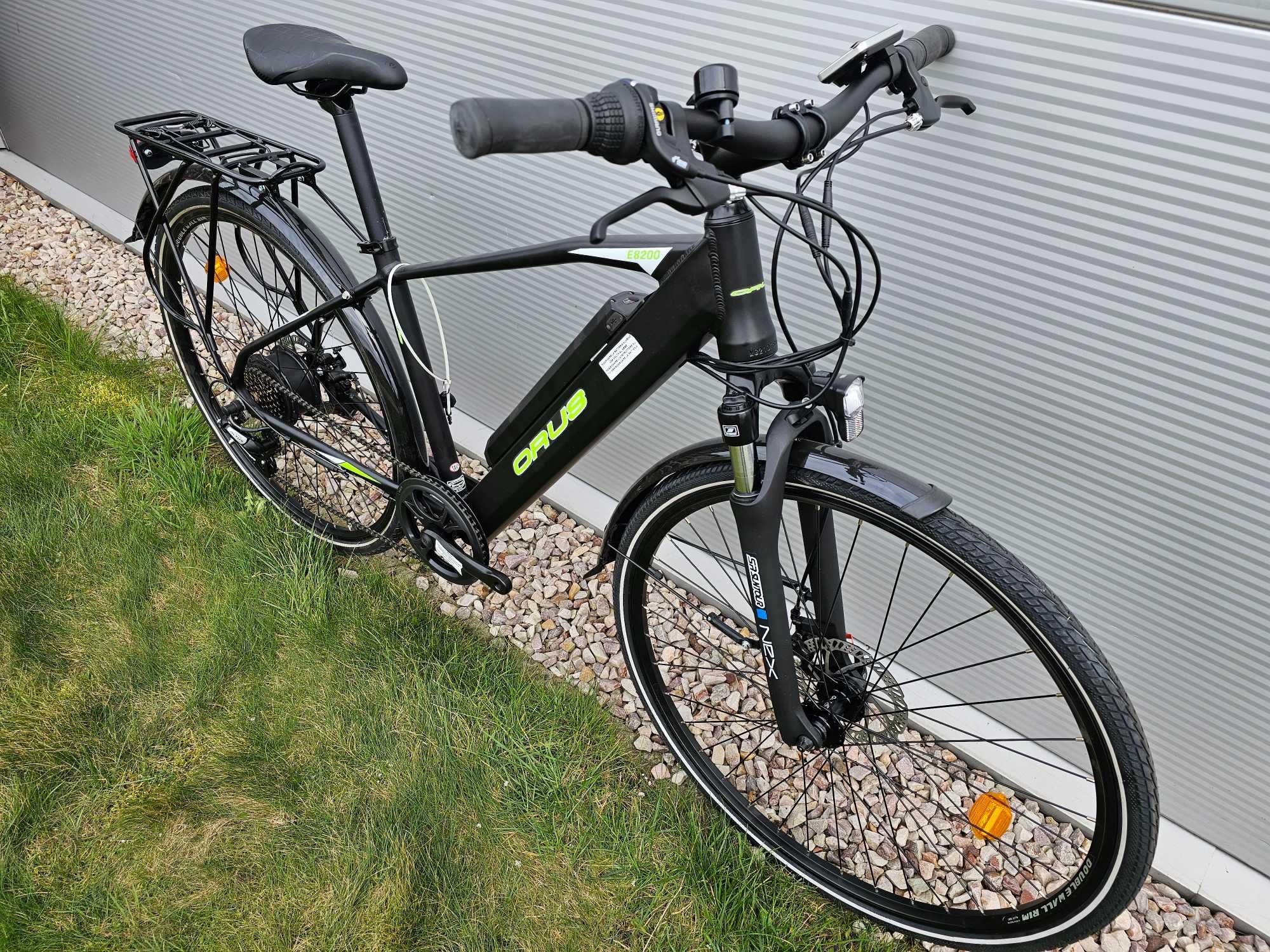 Rower elektryczny trekkingowy E8200 E-Bike 28'' Shimano, rozmiar 17/45