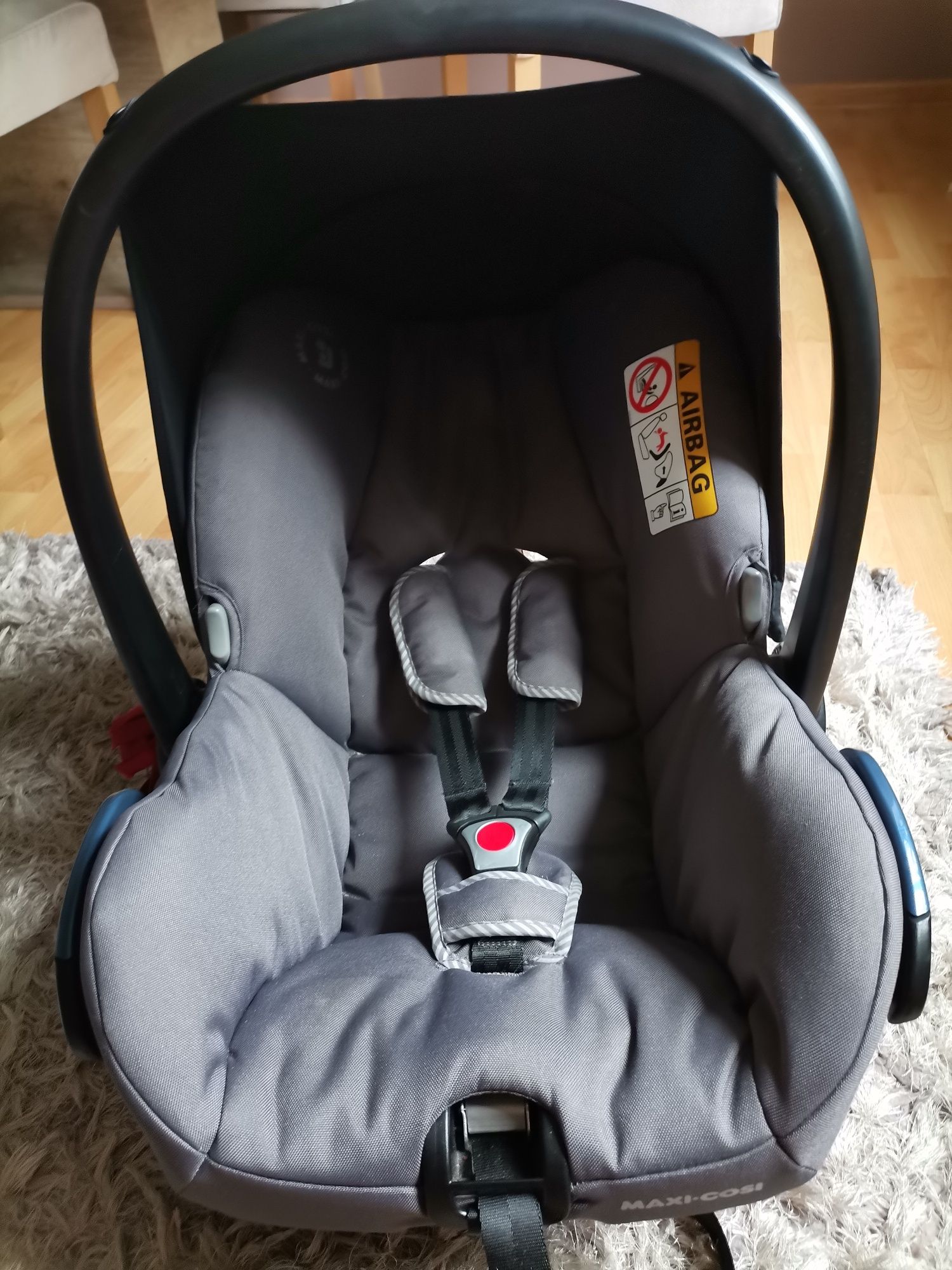 Fotelik nosidełko Maxi Cosi z wkładką dla niemowlaka