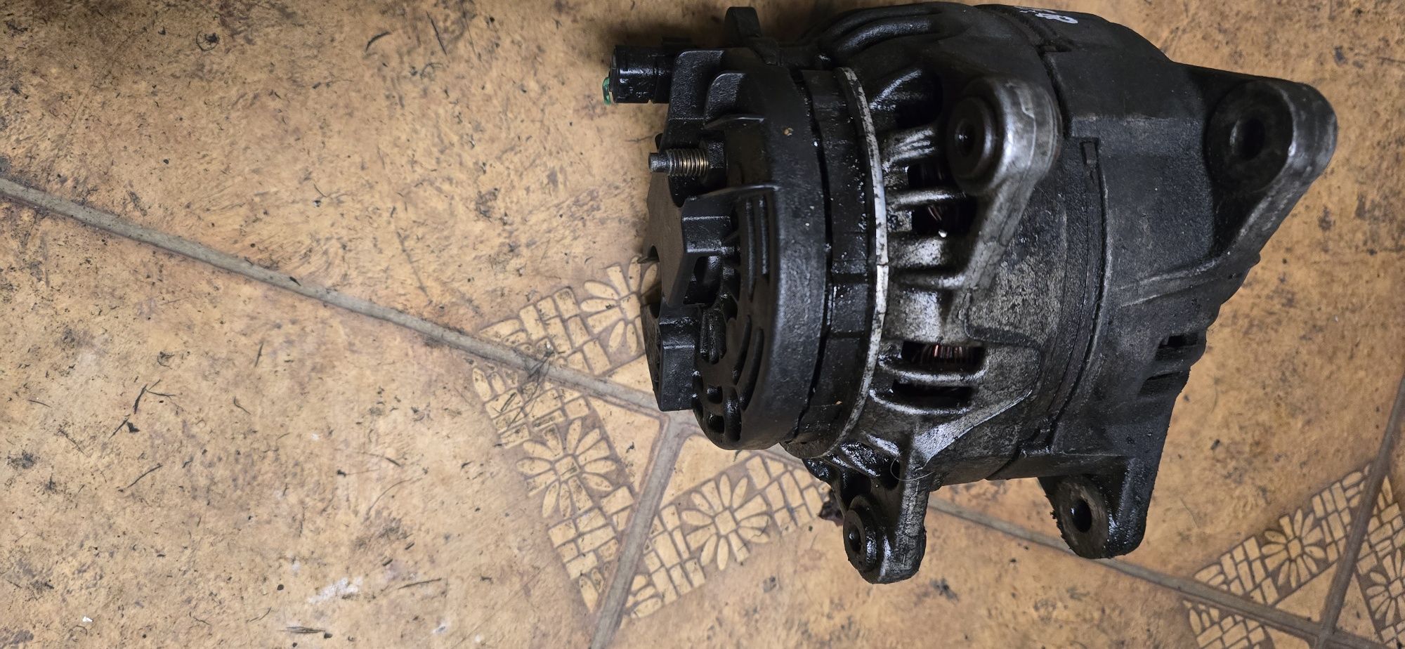 Alternator  Renault Master 2,2 150 A Bosch