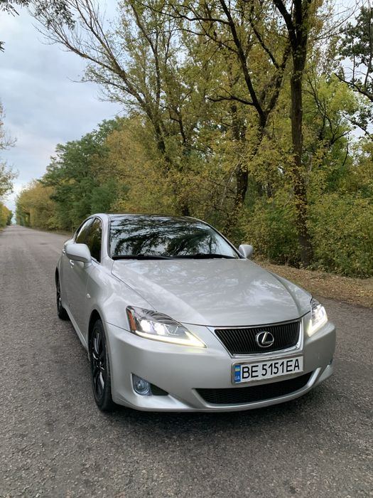 Продам Lexus IS