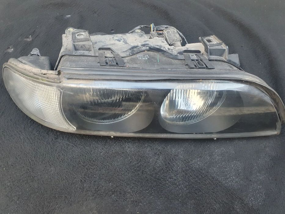 Lampa przód przednia PRAWA TYC BMW E39 XENON KOMPLETNA EUROPA