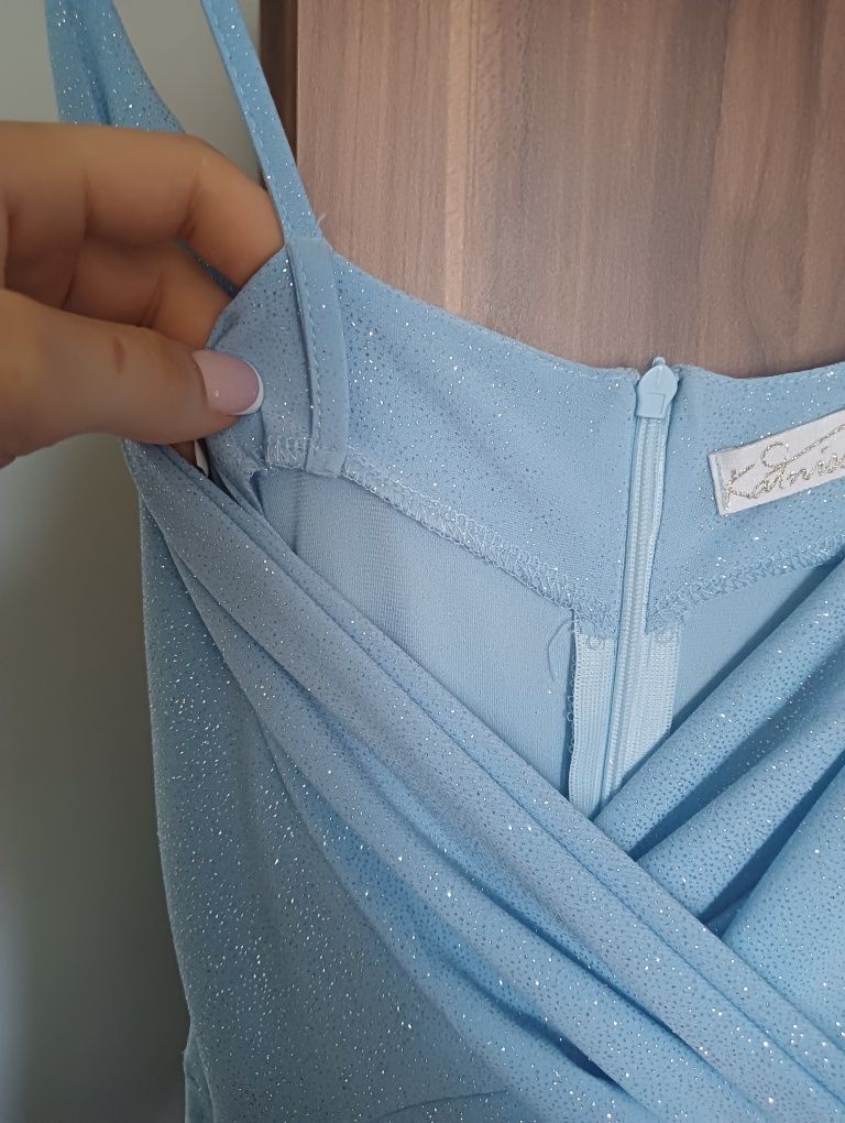 Długa błękitna sukienka brokatowa katniss