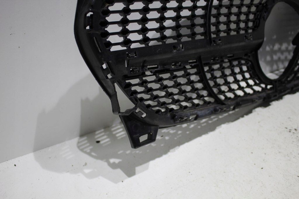 Mercedes CLA W117 Lift Grill
