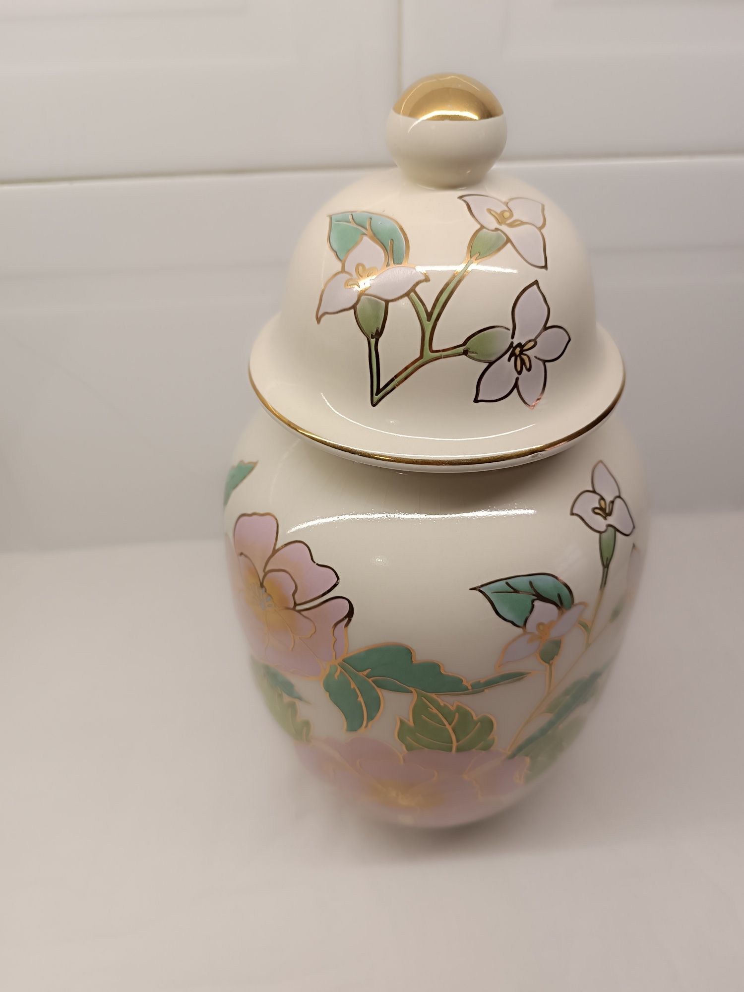 Pote Grande em Porcelana Antiga. 33 cm