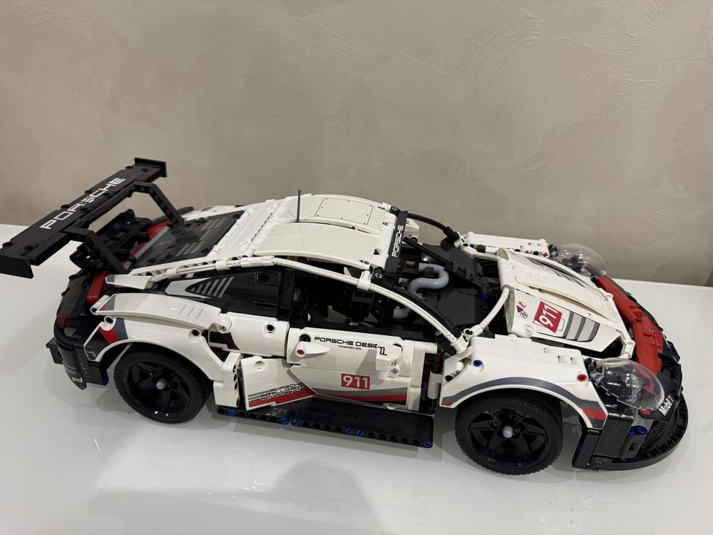 Конструктор 42096 LEGO Technic - “Porsche 911 RSR”