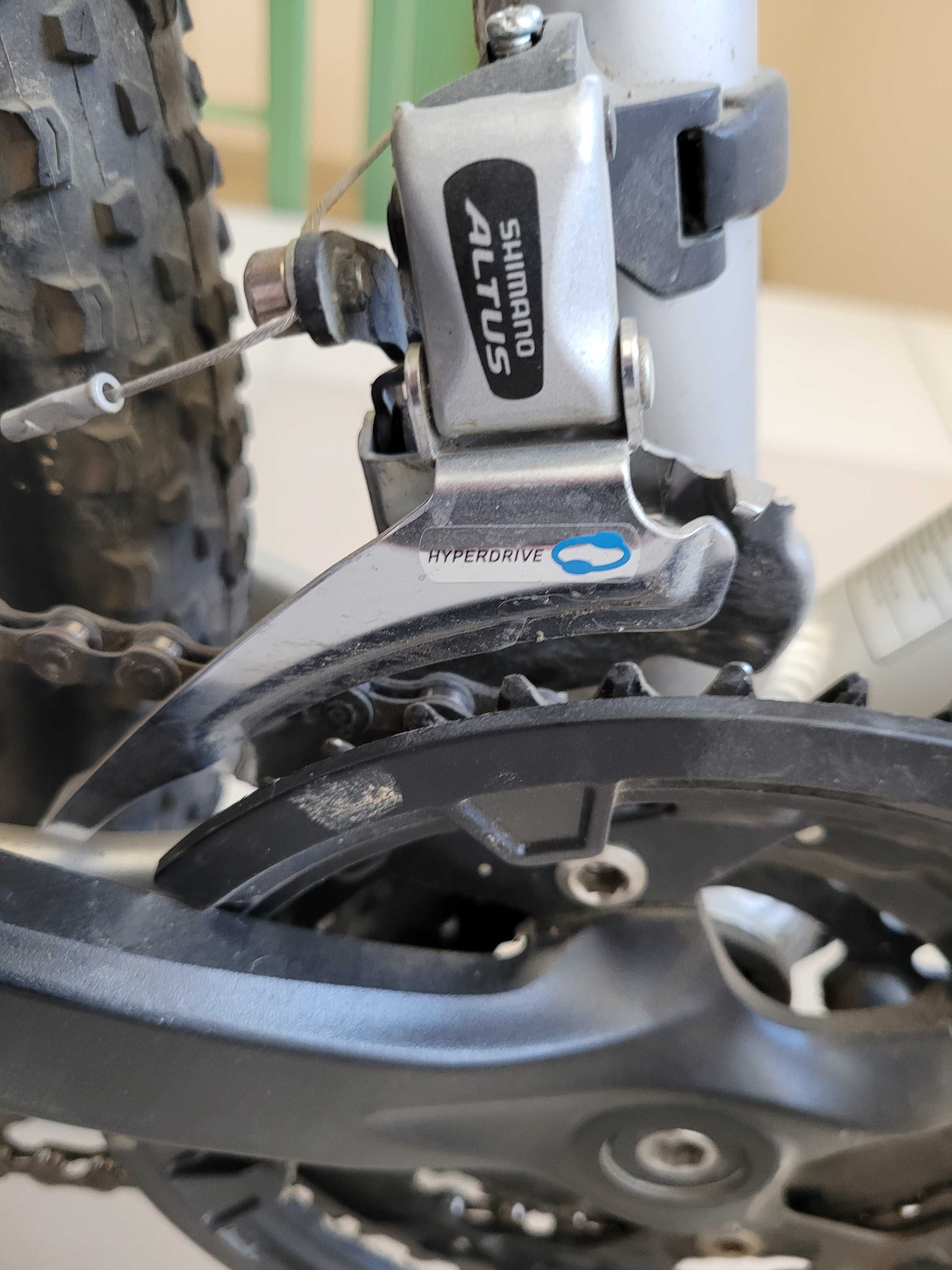 MTB Giant Talon 3 2018, koła 27.5 cala, srebrny z czerwonymi akcentami