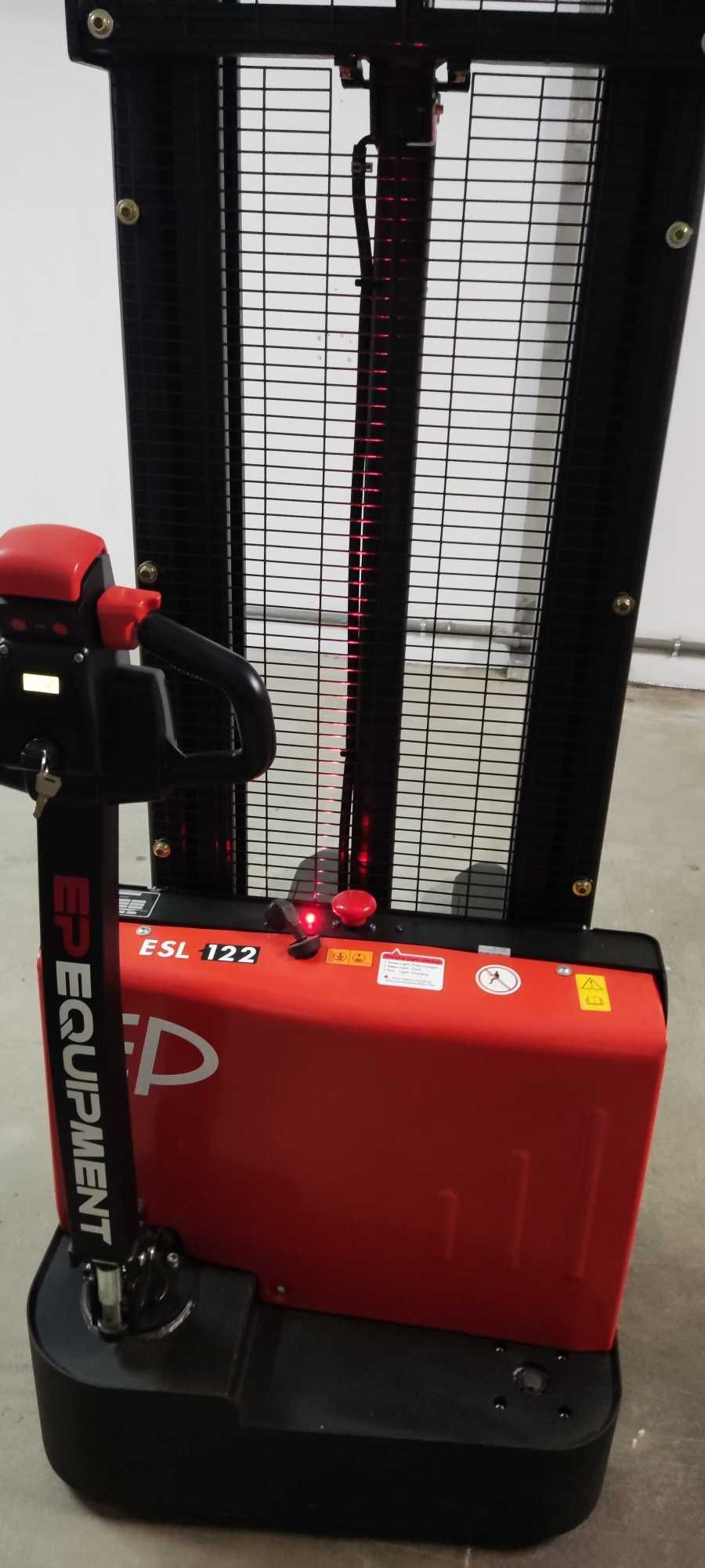 Stacker elétrico ESL122- Capacidade 1200kg- Elevação 3600MM