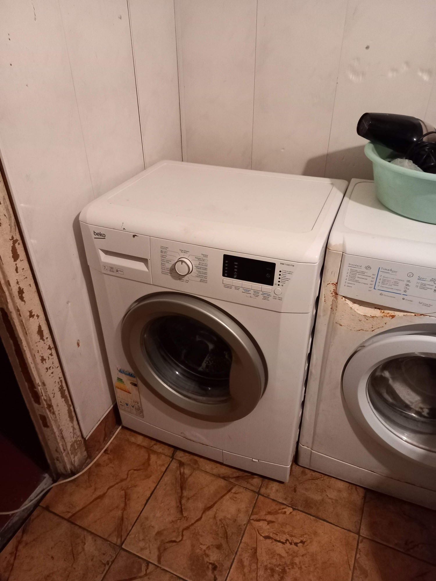 Продаж кімнати в ком.кв.,вул Азербайджанська 8-Б .