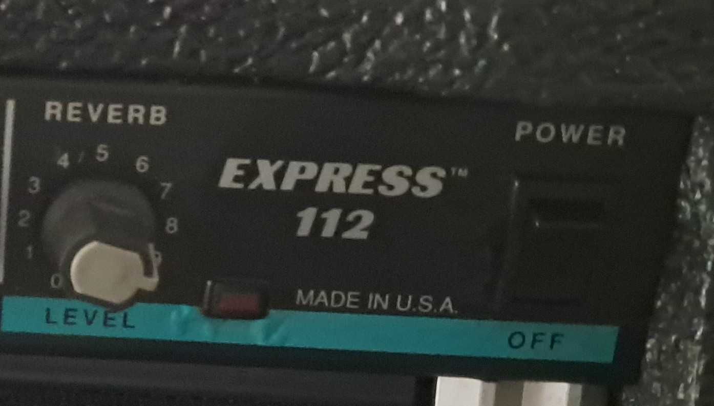Amplificador guitarra Peavey Express 112