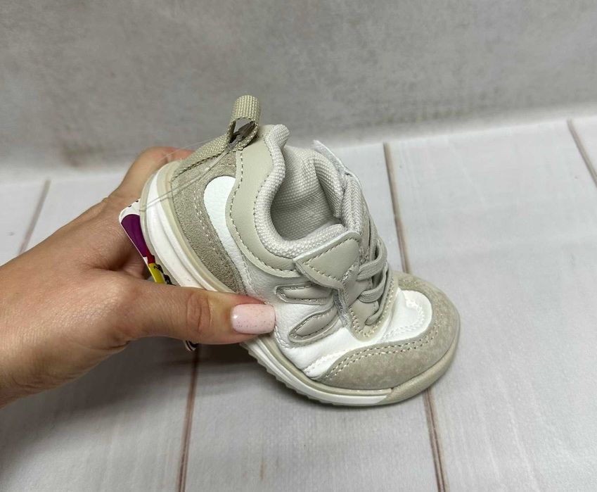 Дитячі  легкі шкіряні кросівки  Jong Golf на липучці 21-26 бежеві/сірі