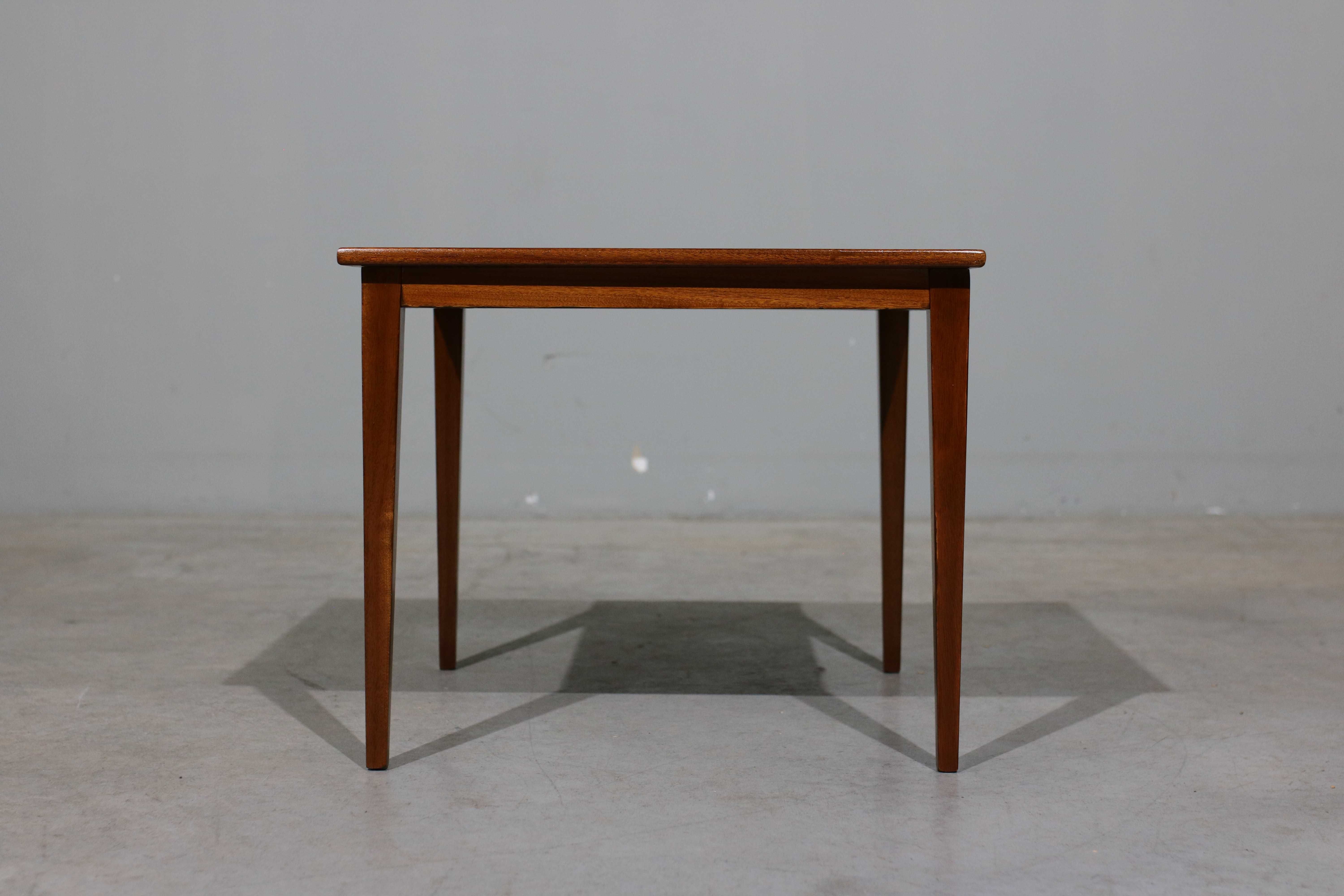 Mesa de apoio em mogno | Danish Design