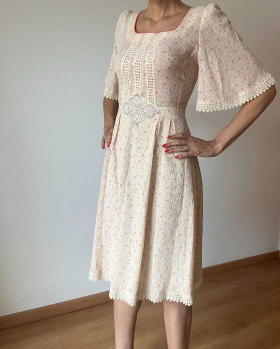 Vestido Vintage com Guipure – Leveza Bucólica e Elegância Atemporal