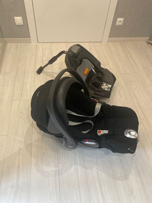 Fotelik z bazą firmy CYBEX platinum