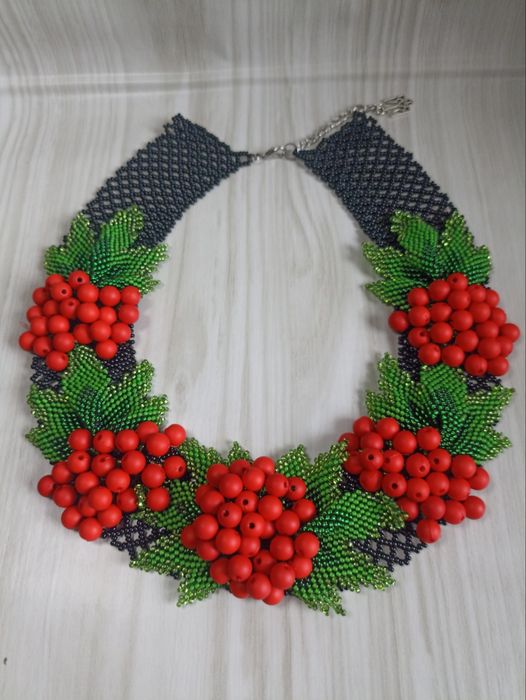 Кол'є із бісеру ручної роботи