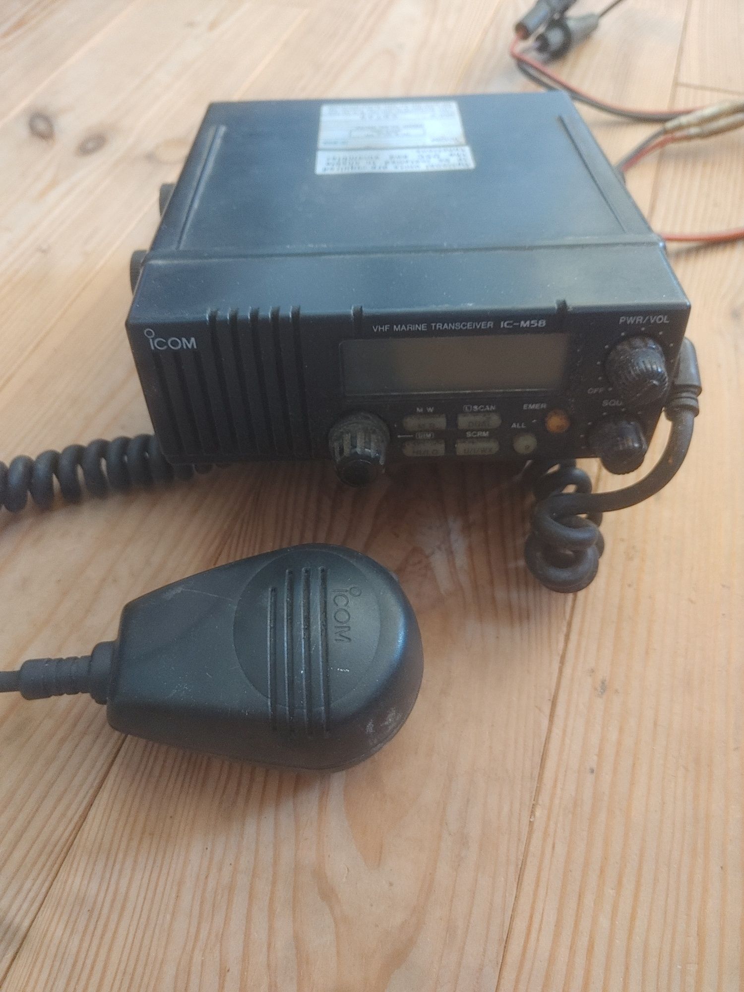 icom ic-m58 marine radio