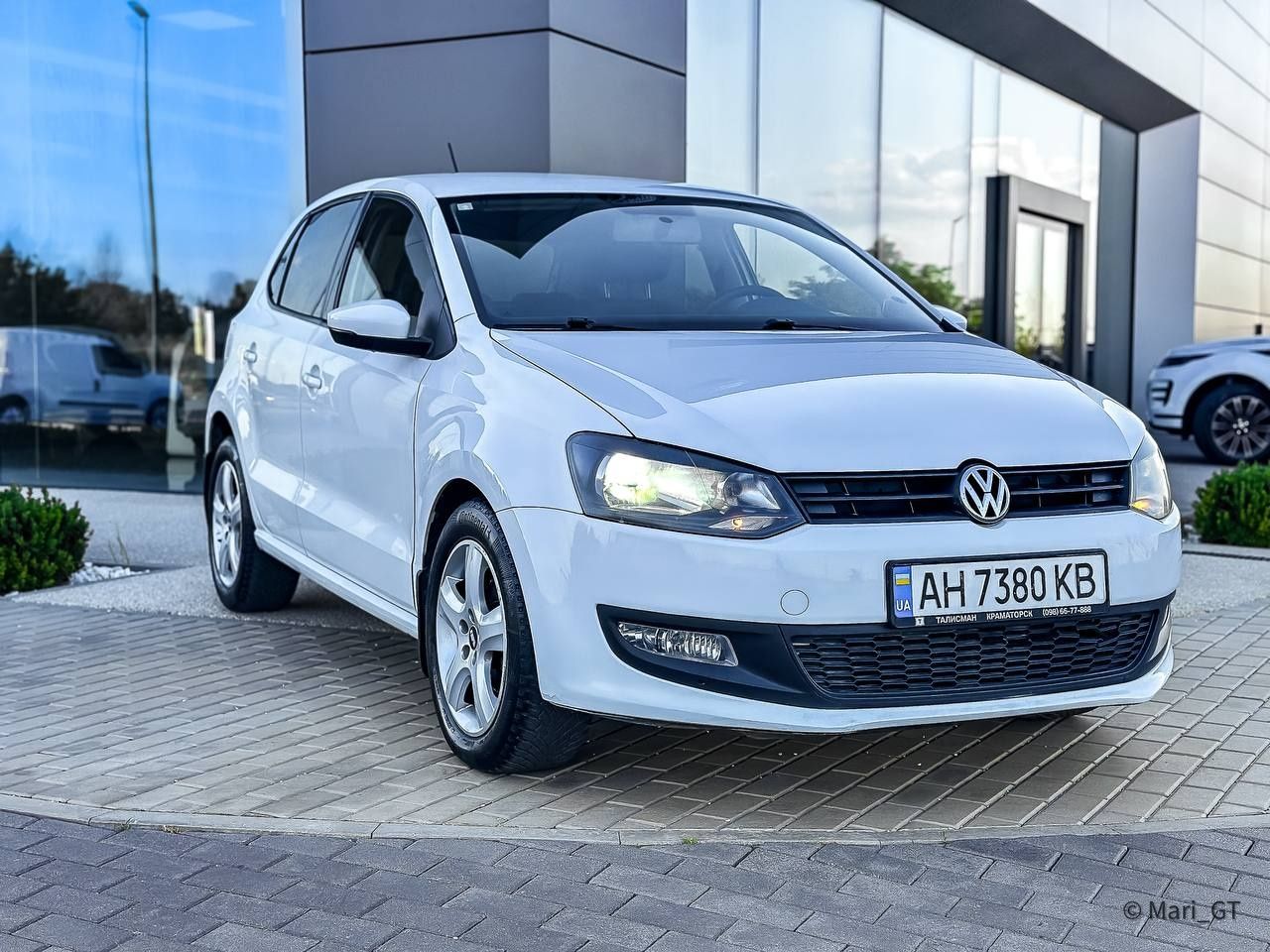 Volkswagen Polo 1.4 AT хетчбек Official