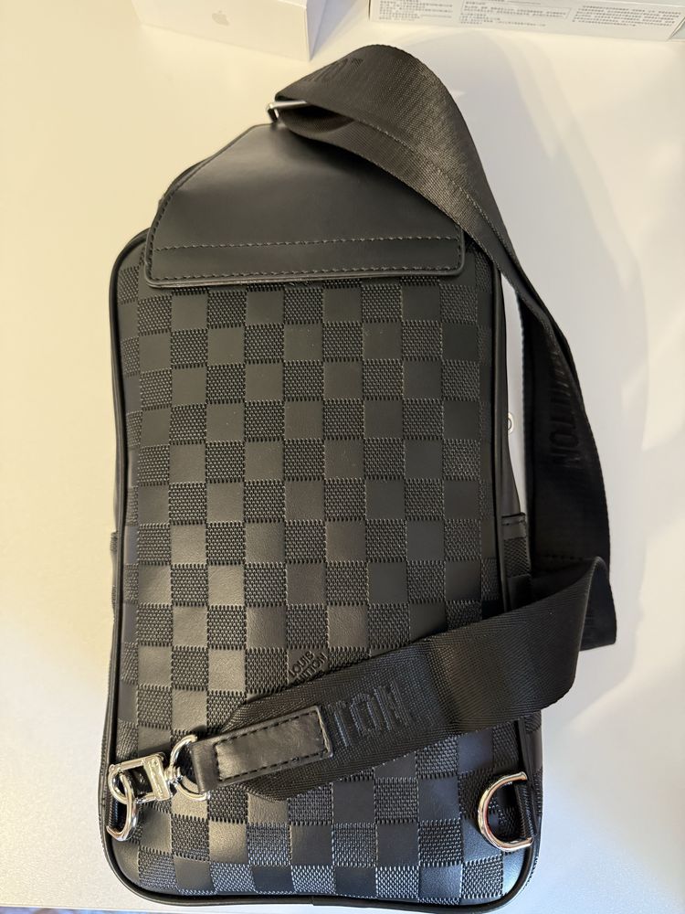 Чоловічий слінг Louis Vuitton