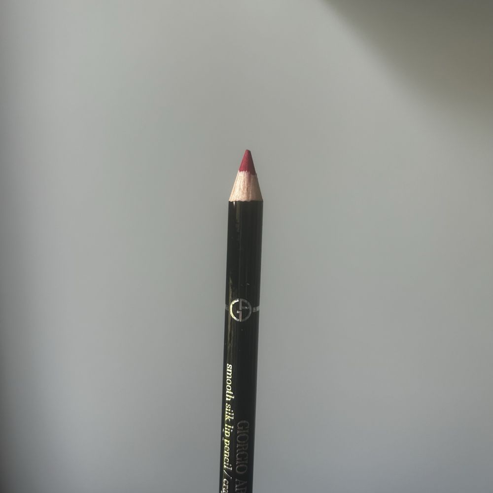 Giorgio Armani czerwona kredka do ust