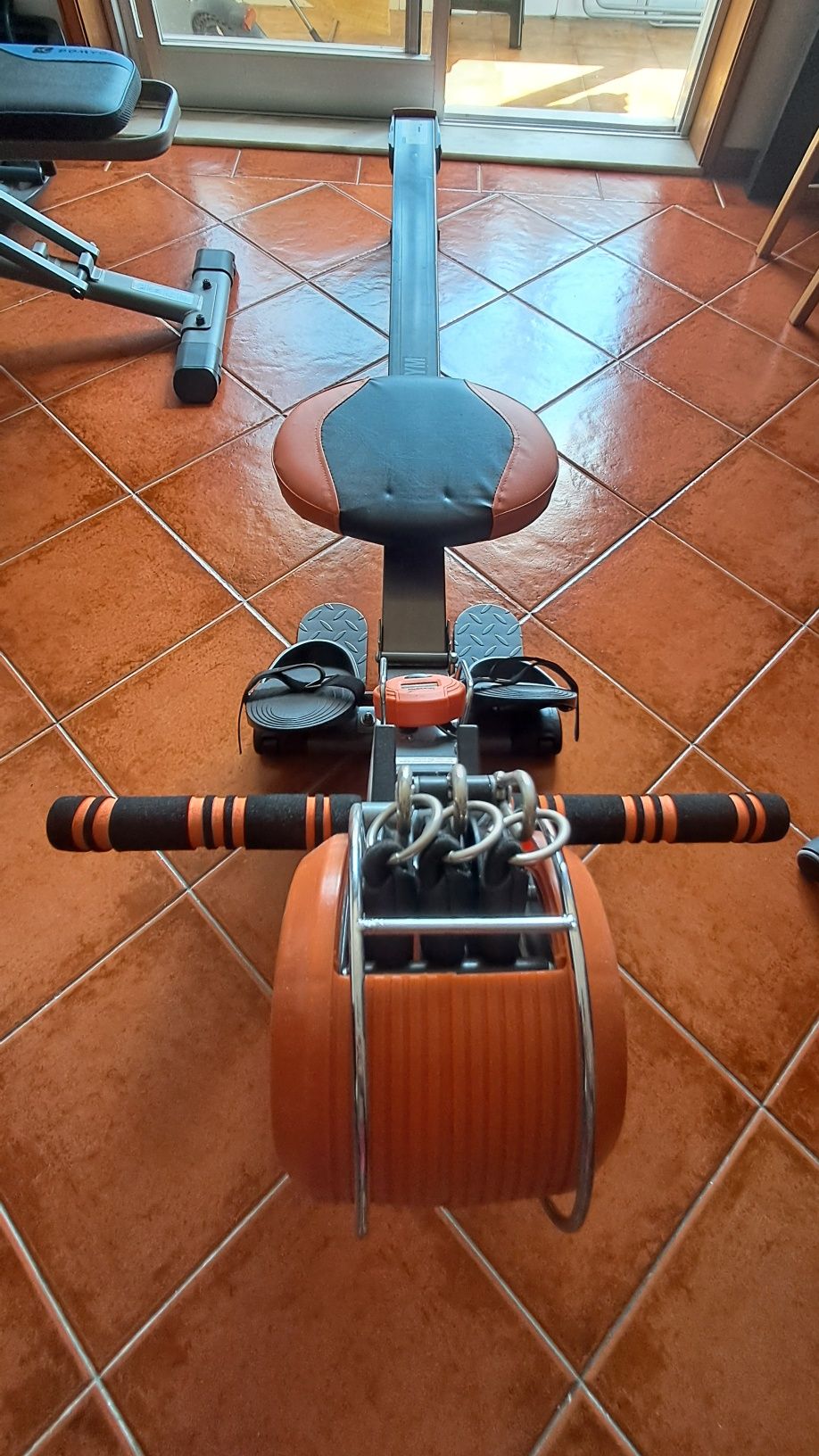 Máquina de remo praticamente nova