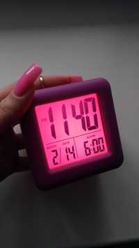 годинник часы куб настольний будильник календар