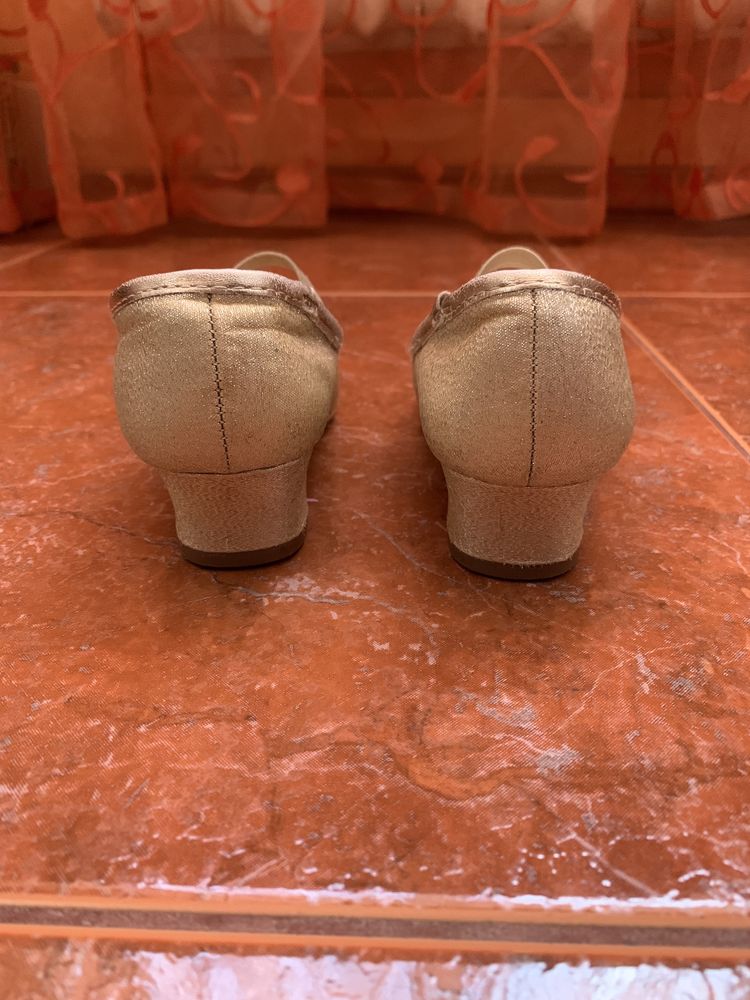 Туфли нарядные на каблуках Angels Accessories р. 10 (18 см)