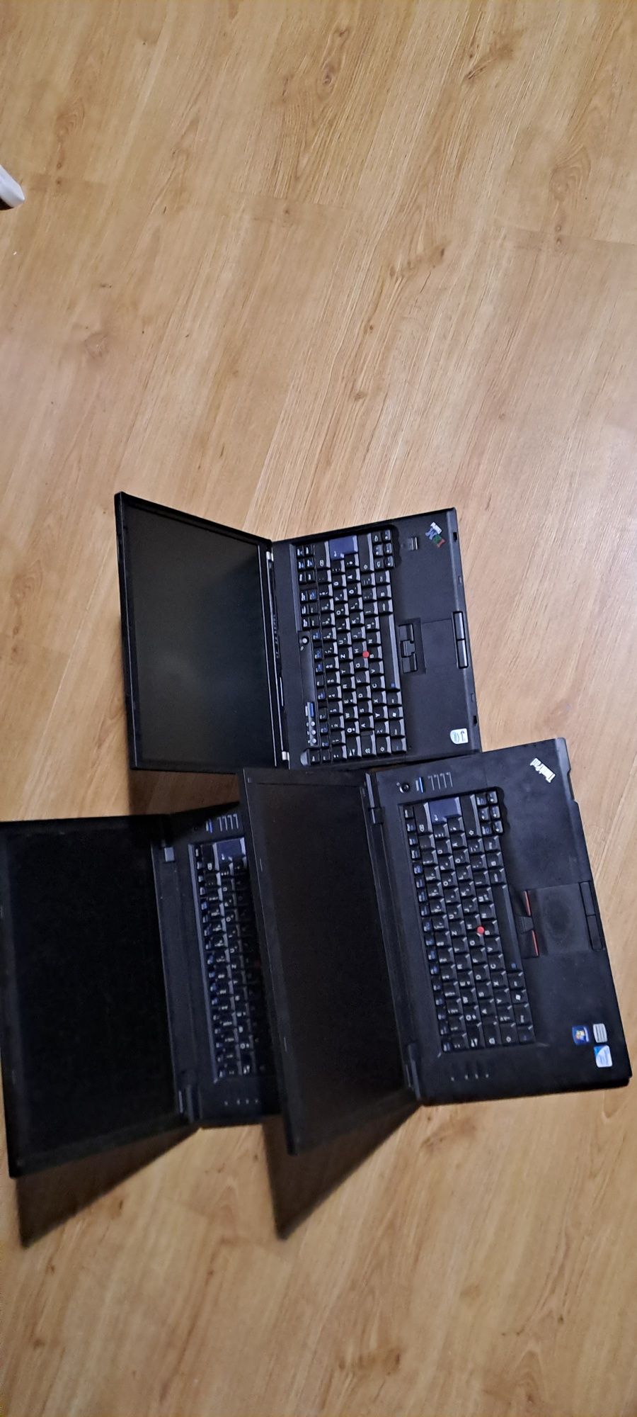 Zestaw laptopów Lenovo oraz ThinkPad