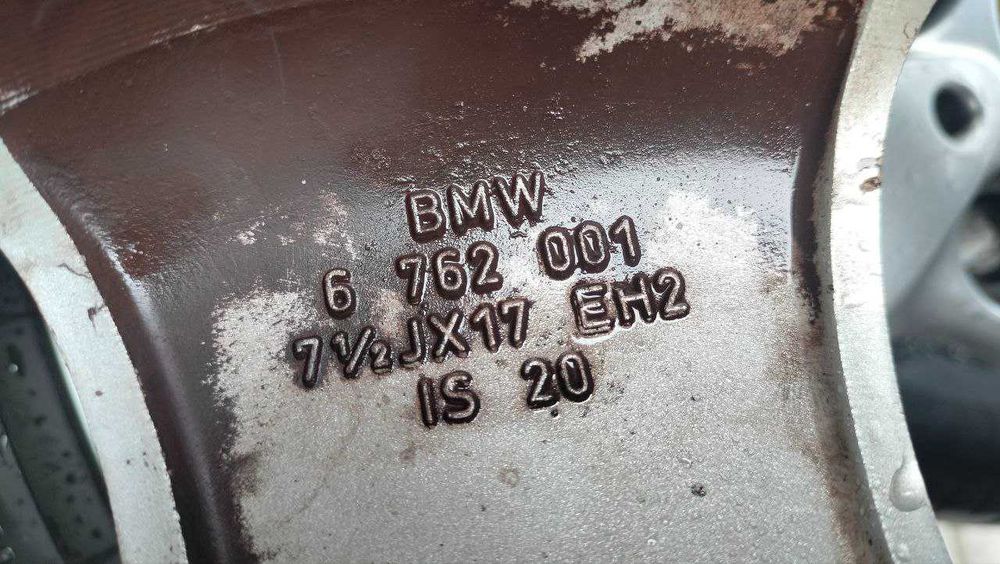 Шини 225.50.17 комплект с дисками 17 радіус БМВ