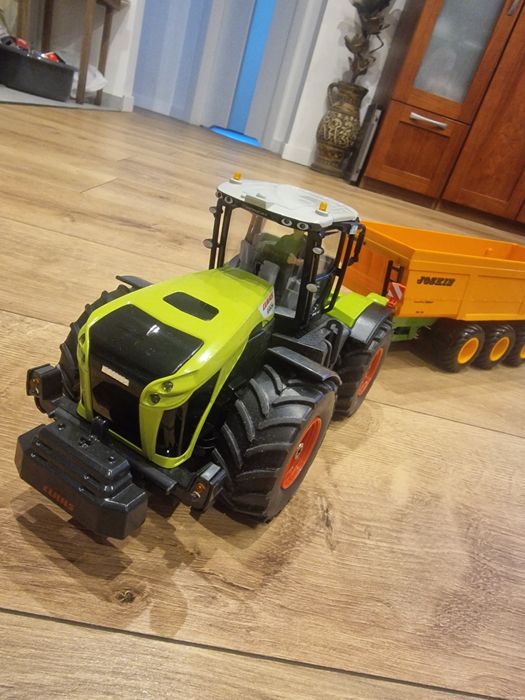 Zabawka zdalnie sterowana Claas Xerion 5000 SIKU 6799