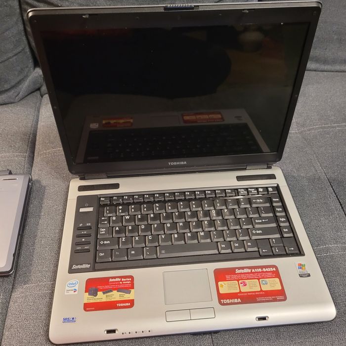 Laptop sprawny  Toshiba Satelite 17